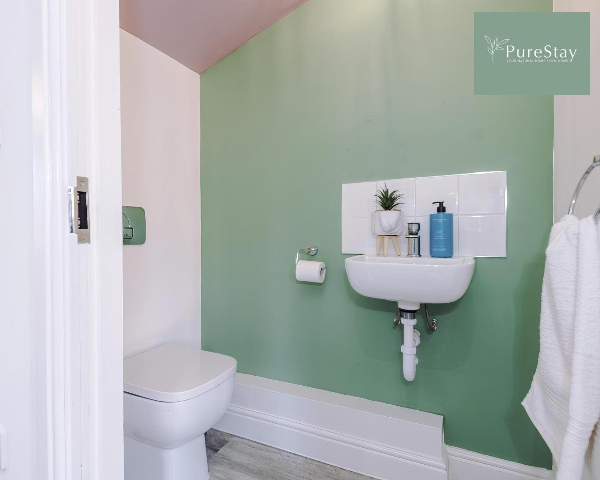 Stunning Five Bedroom Manchester House With Free Parking By Purestay Short Lets & Serviced Accommodation 외부 사진