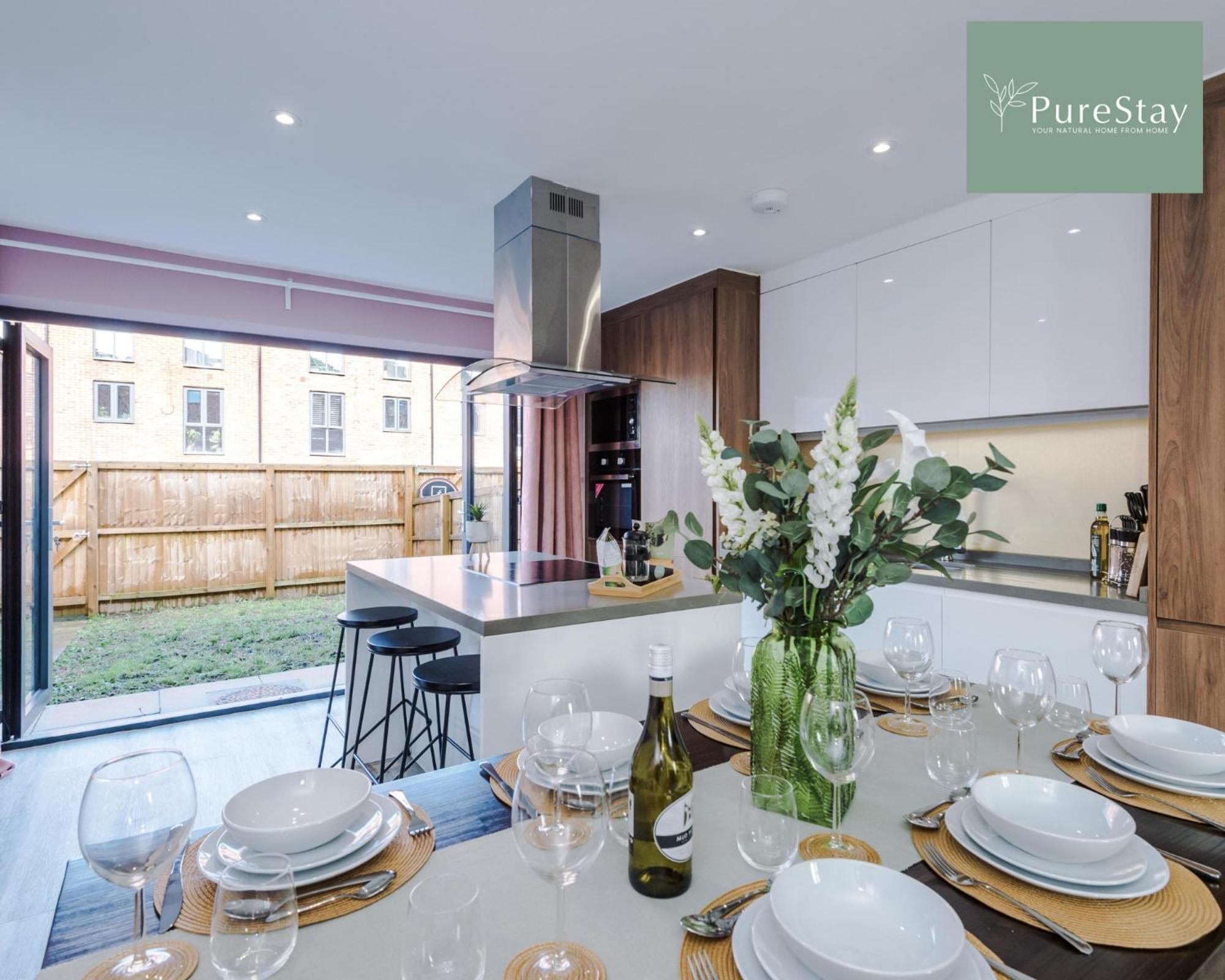Stunning Five Bedroom Manchester House With Free Parking By Purestay Short Lets & Serviced Accommodation 외부 사진