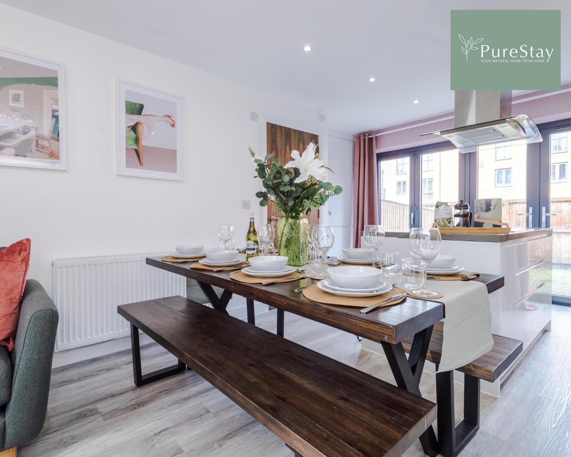 Stunning Five Bedroom Manchester House With Free Parking By Purestay Short Lets & Serviced Accommodation 외부 사진