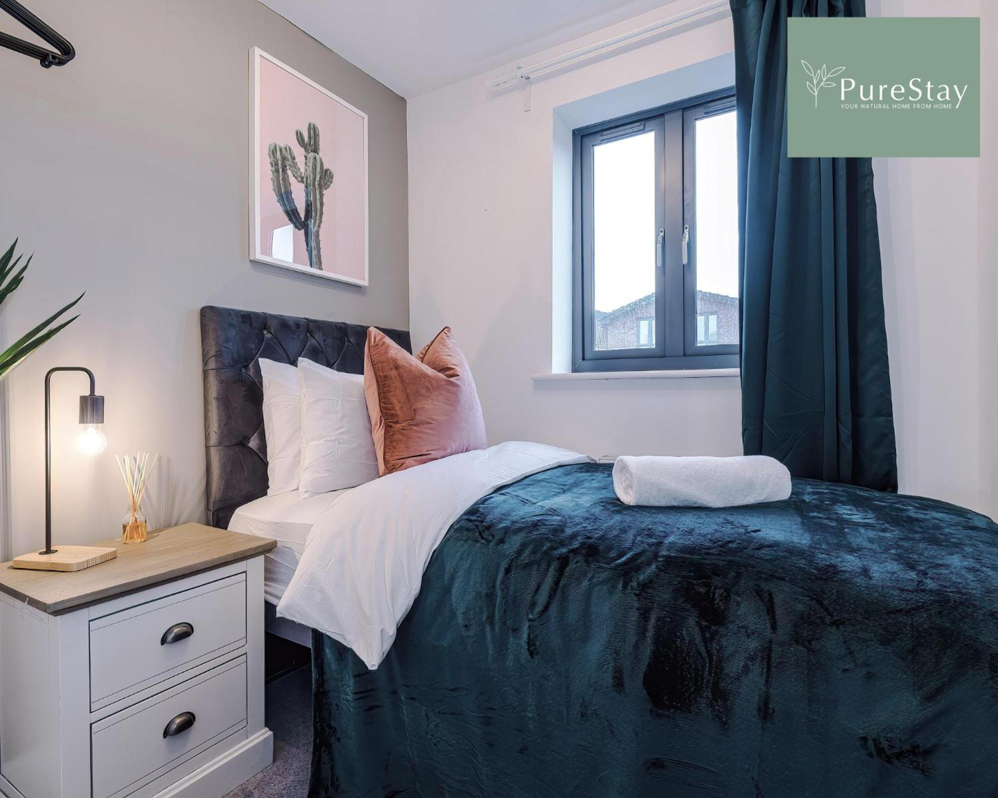 Stunning Five Bedroom Manchester House With Free Parking By Purestay Short Lets & Serviced Accommodation 외부 사진