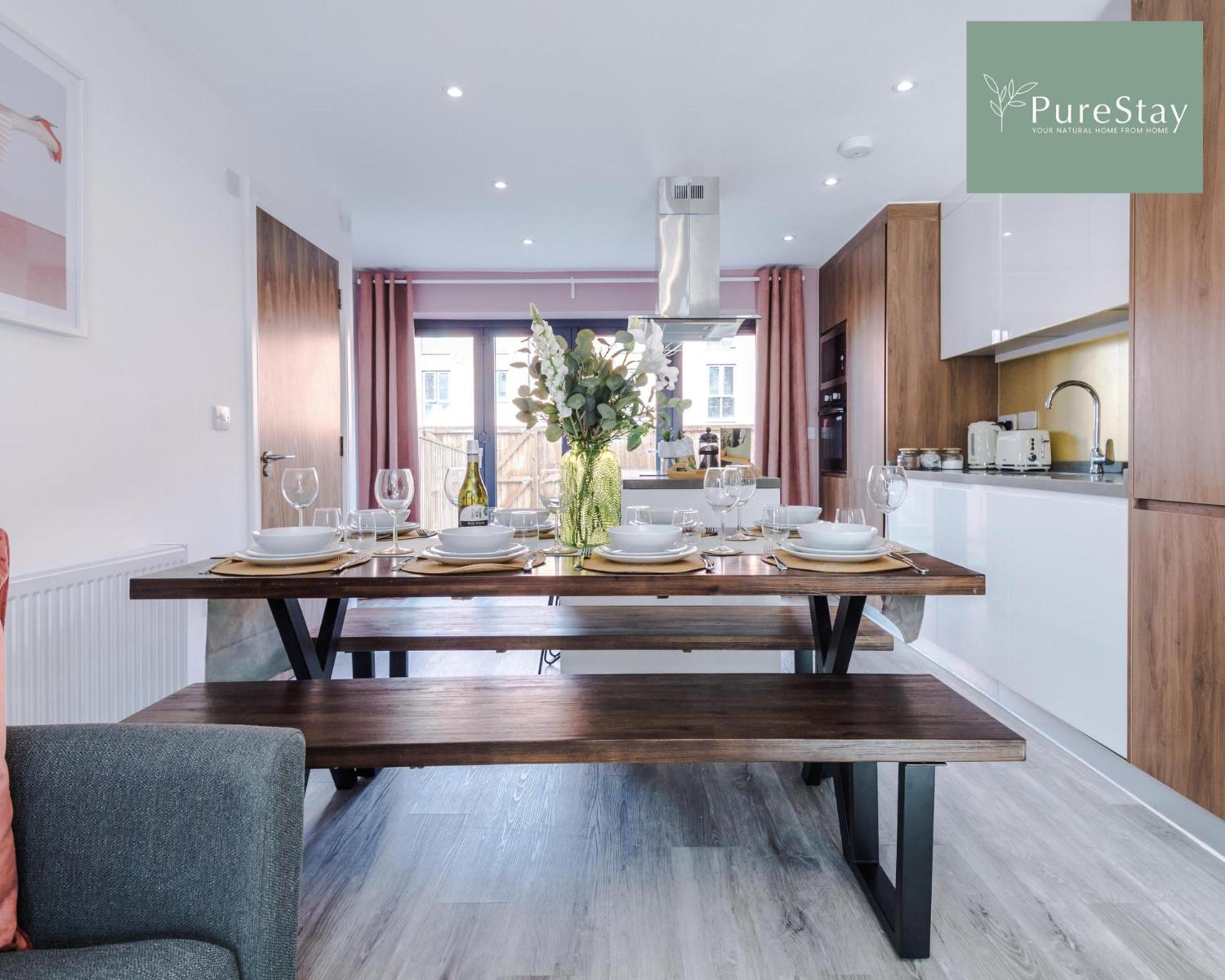 Stunning Five Bedroom Manchester House With Free Parking By Purestay Short Lets & Serviced Accommodation 외부 사진